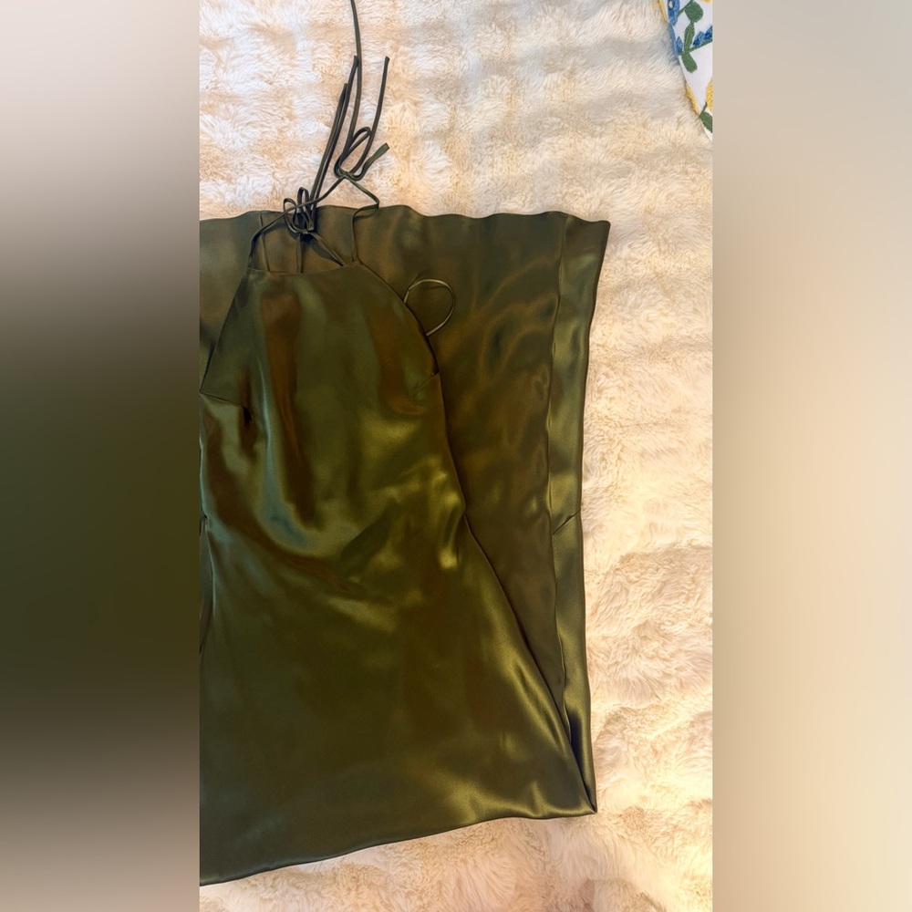 Reformation Jeany Silk Dress In Moss Garden, NWOT, NEVER WORN, NO FLAWS. - Picture 9 of 16